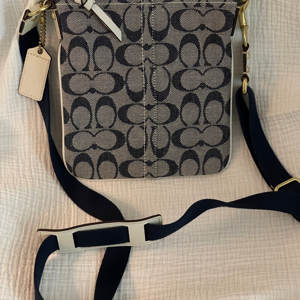 Vintage Coach Print cross body navy/white canvas strap - Picture 11 of 11
